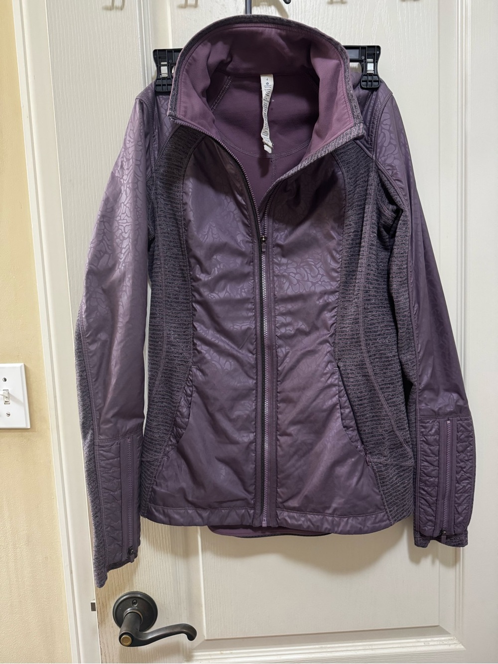 Lululemon Rebel Runner Petal Training Camo Embossed Soft shell Purple Jacket